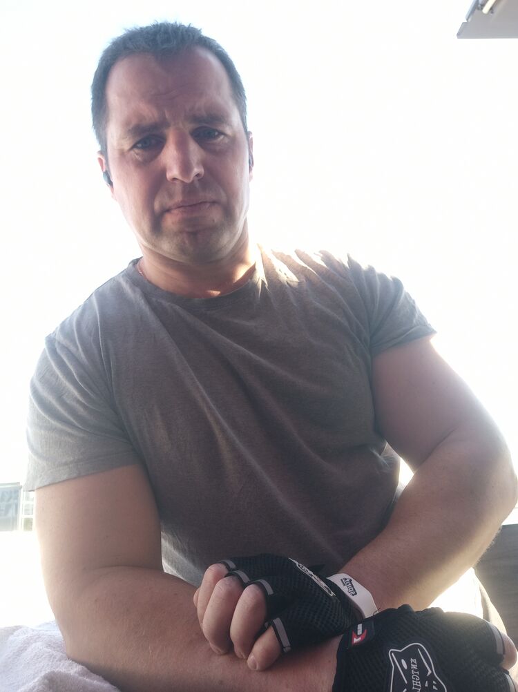  ,   Dima, 44 ,   ,   , c , 