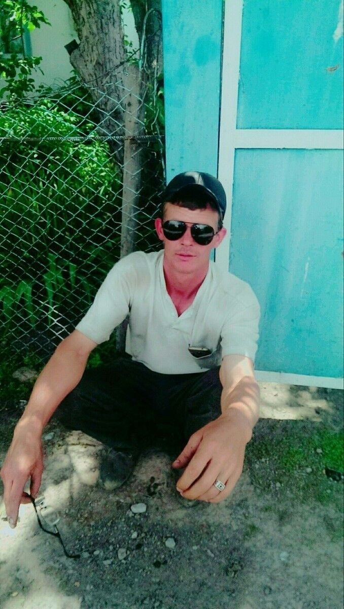  12659304  Serj, 40 ,    