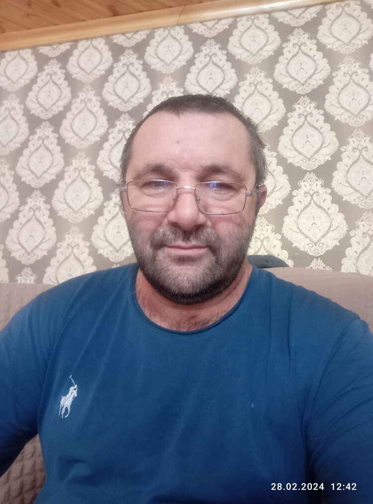  46480644  Hamil, 48 ,    