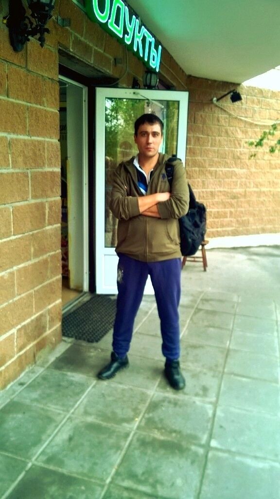  16365874  Den, 39 ,    