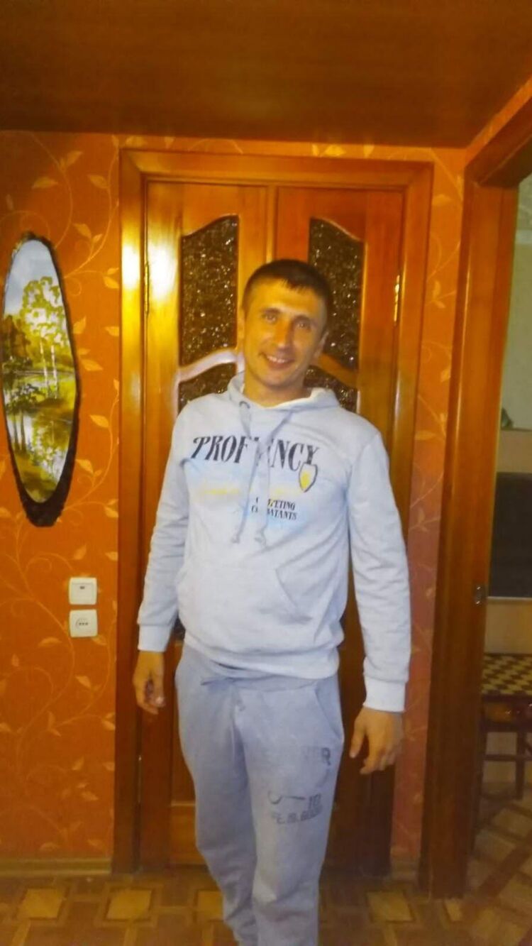  ,   Ruslan, 40 ,   ,   
