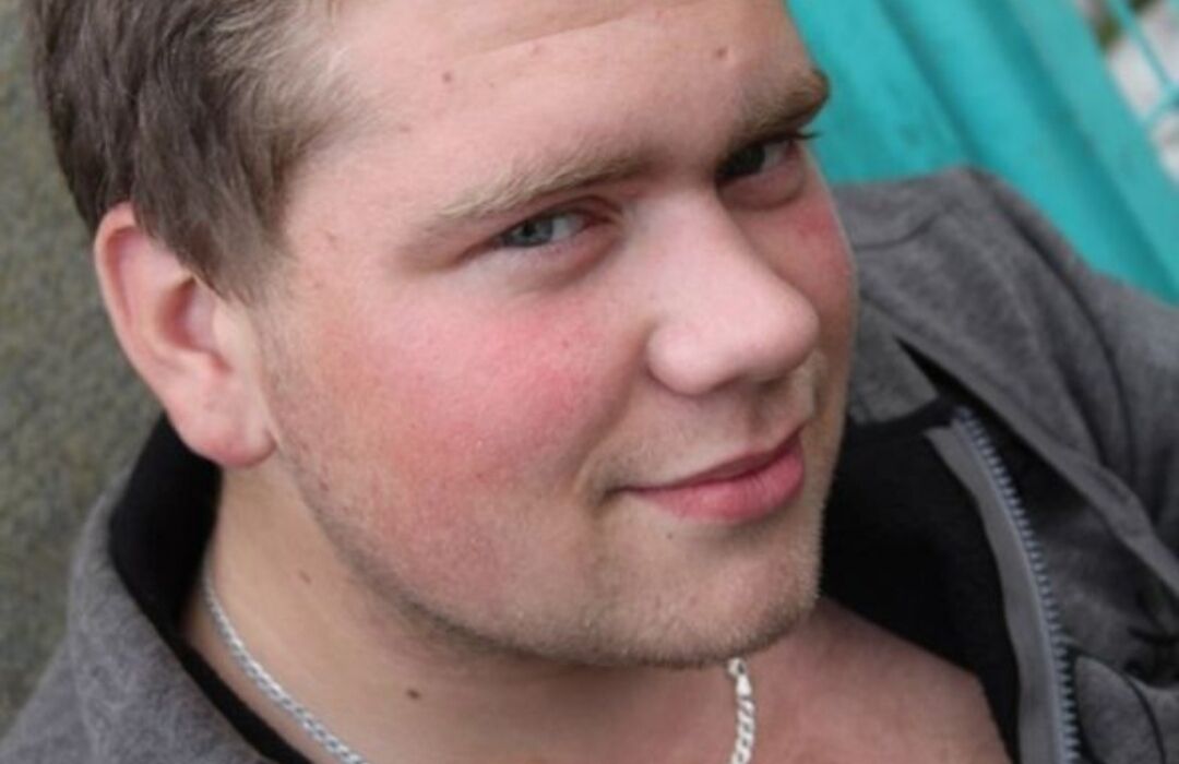  30052964  Ivan, 33 ,    