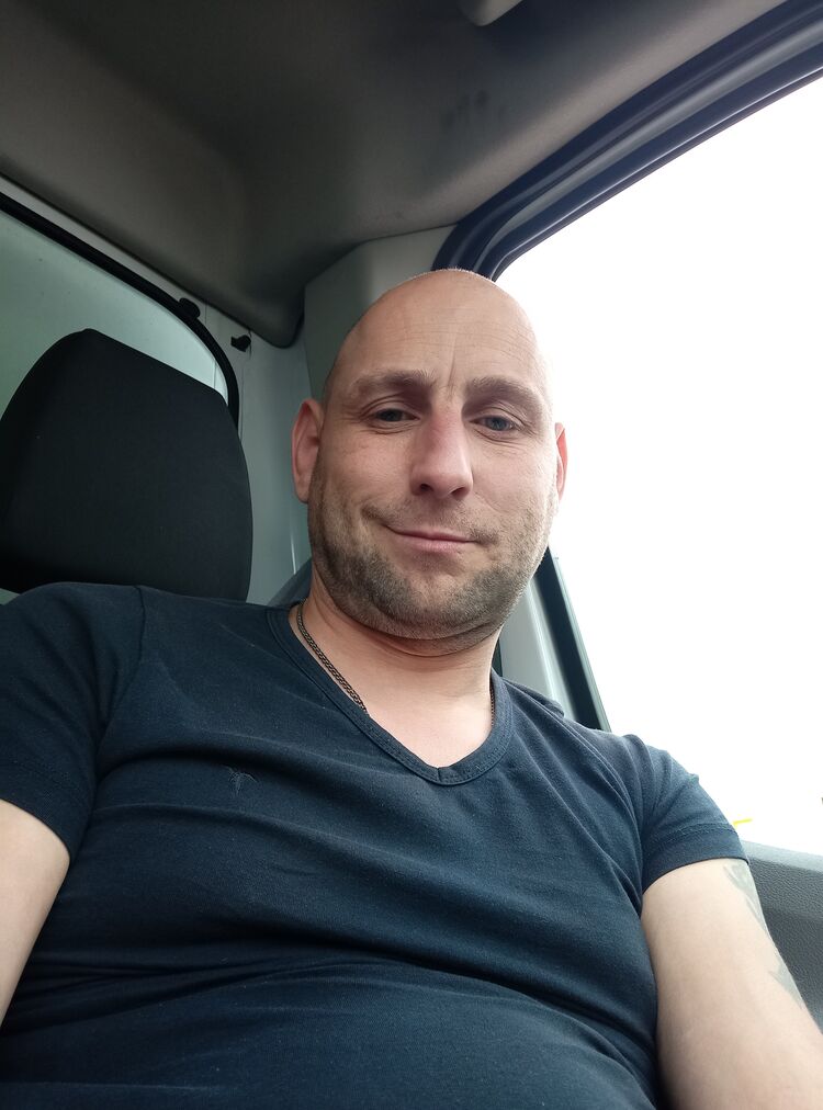  48194614  , 40 ,    