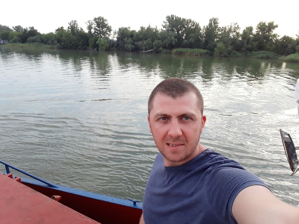  ,   Ika, 42 ,   ,   , c 