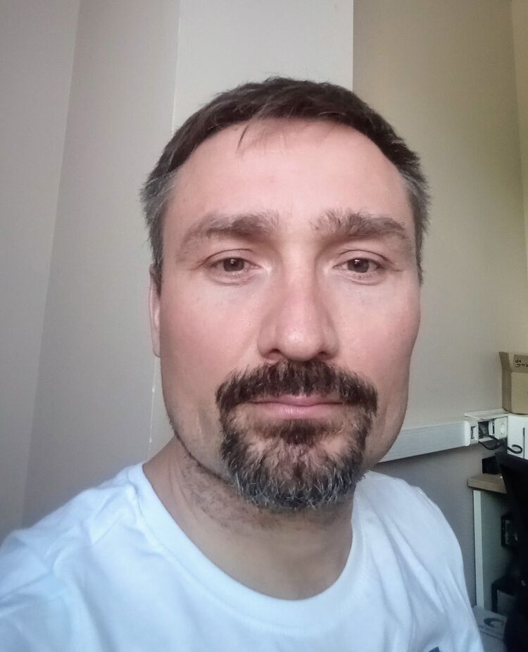  27269684  Denis, 46 ,    
