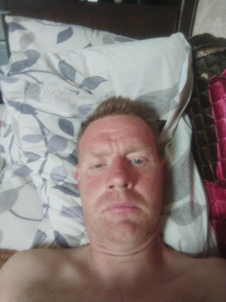 36328544  Anton, 40 ,     