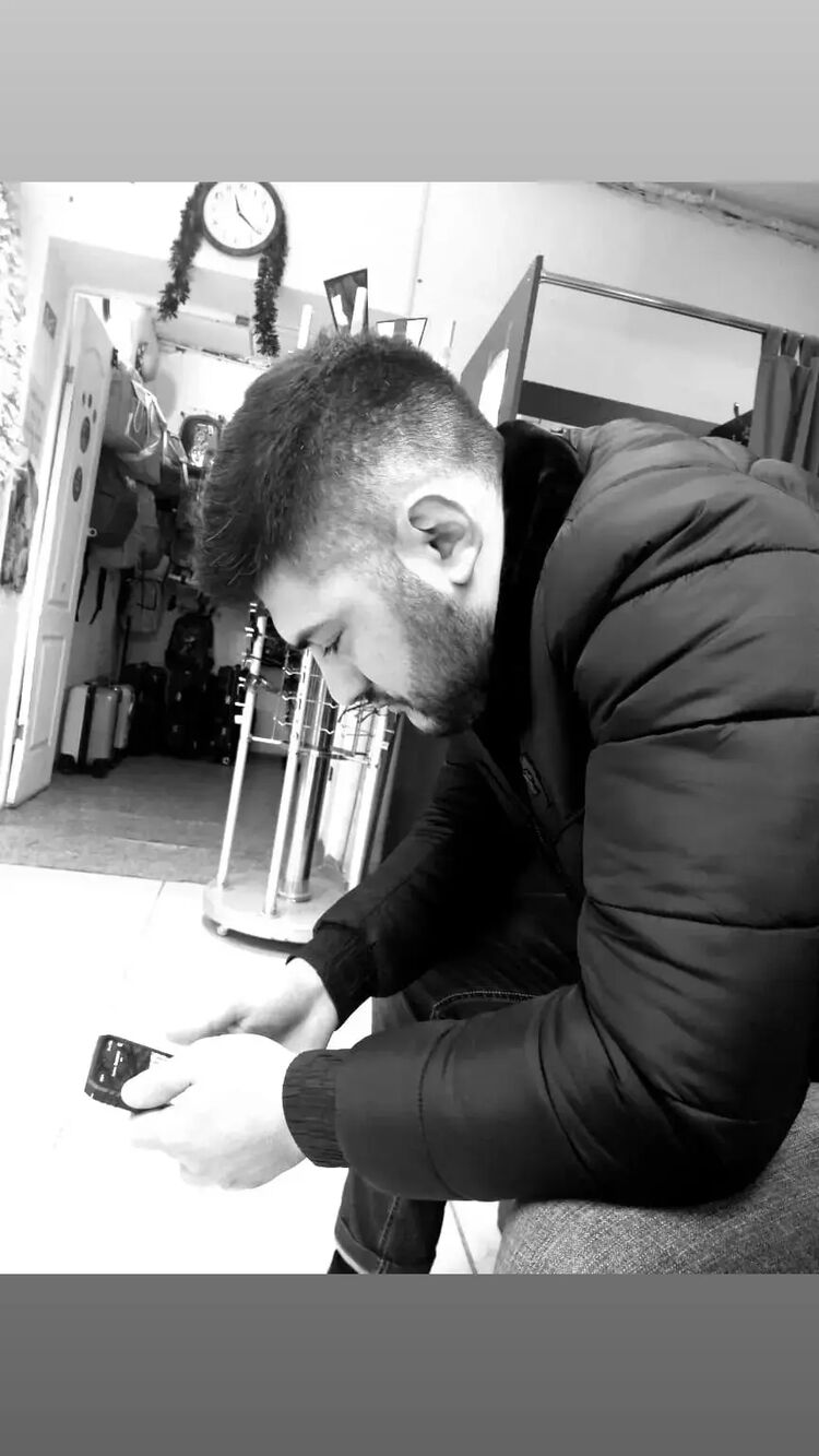  47309274  Ali, 26 ,    