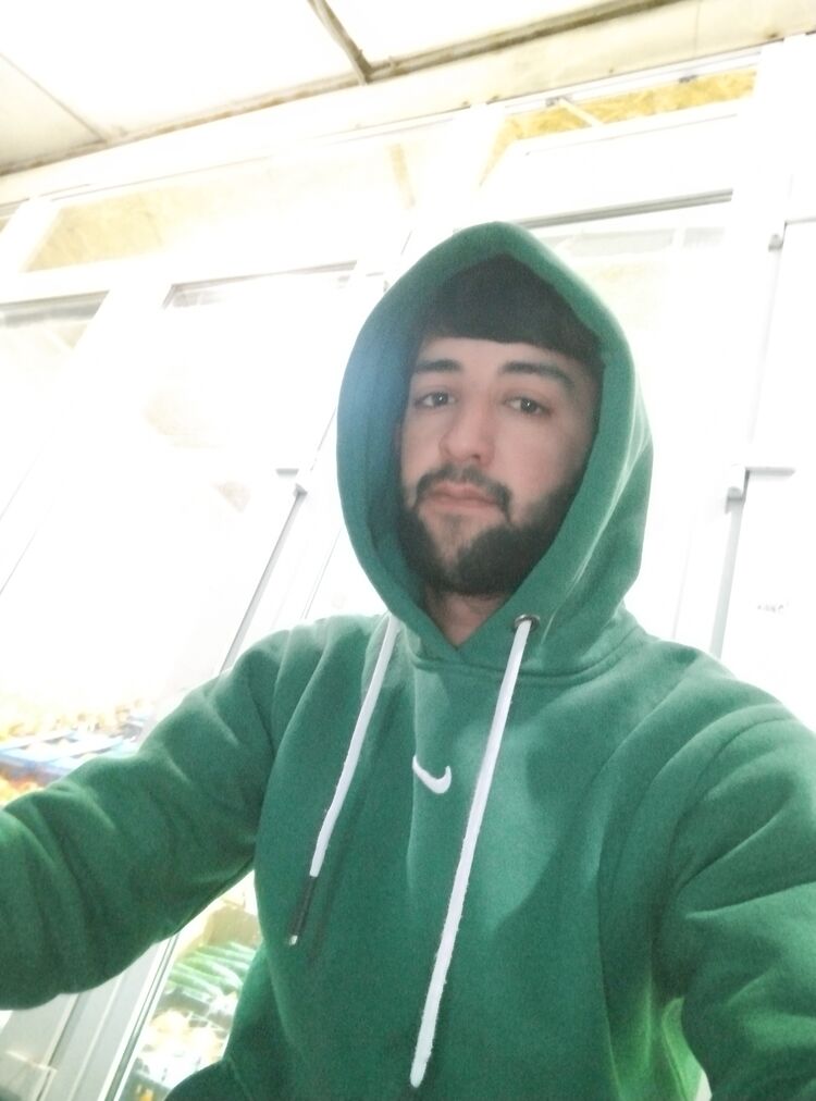  41408484  Eli, 24 ,    