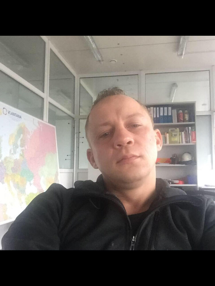  14517794  Michail, 41 ,    