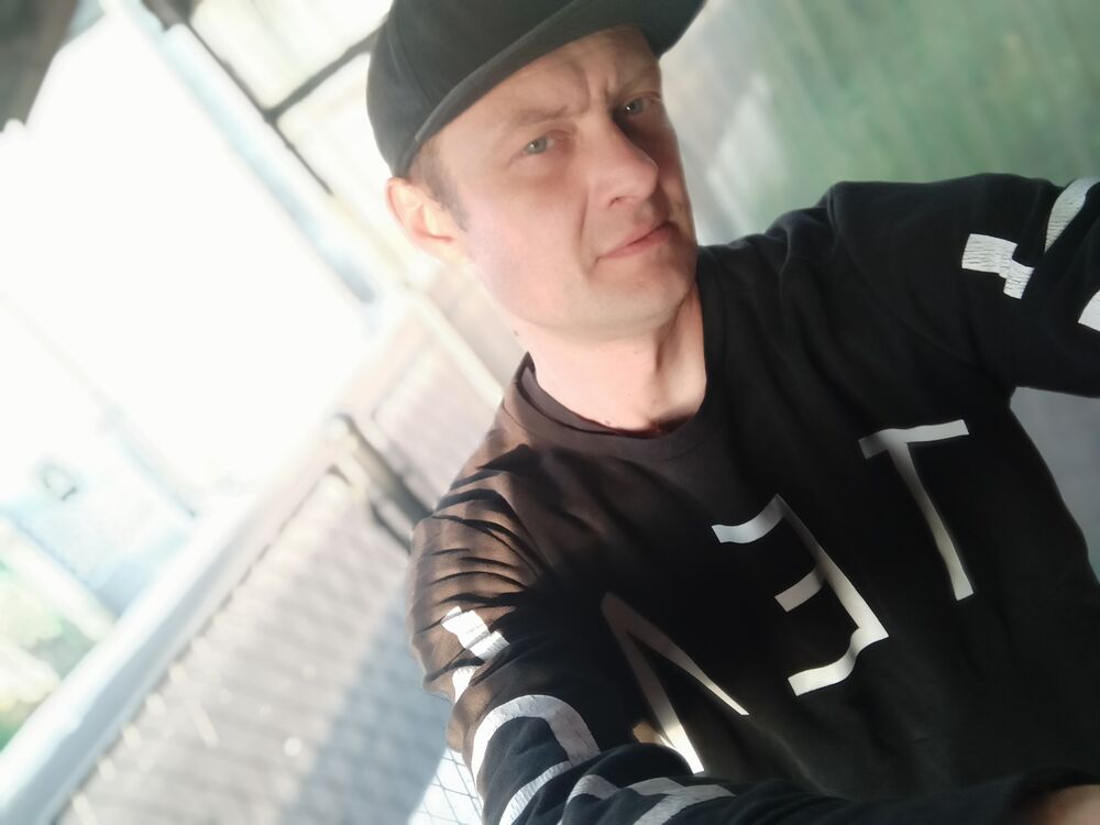  35477444  Dmytro, 41 ,    