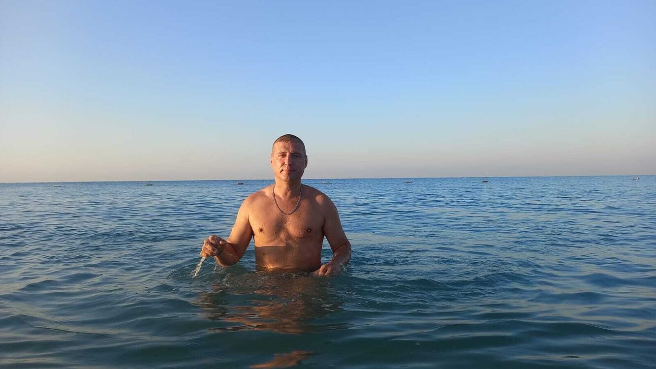  54056354  Pasha, 45 ,    