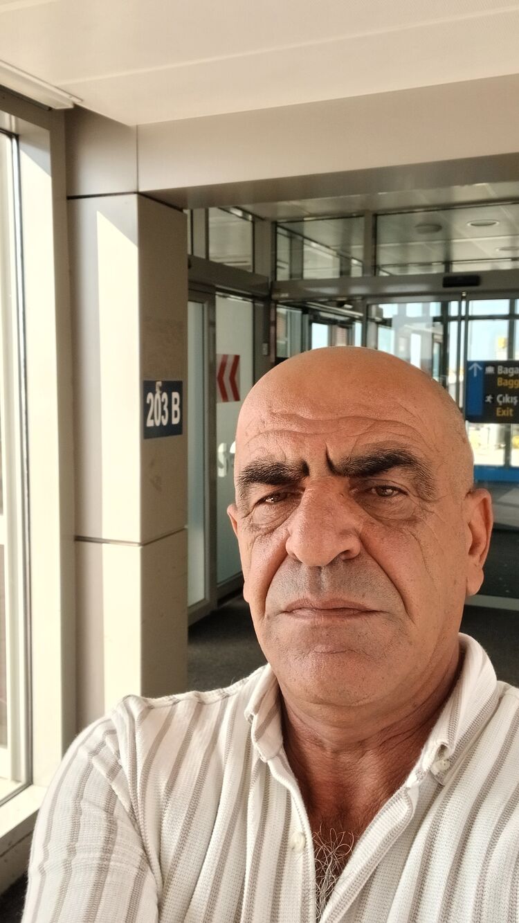  46308754  Kara, 56 ,    