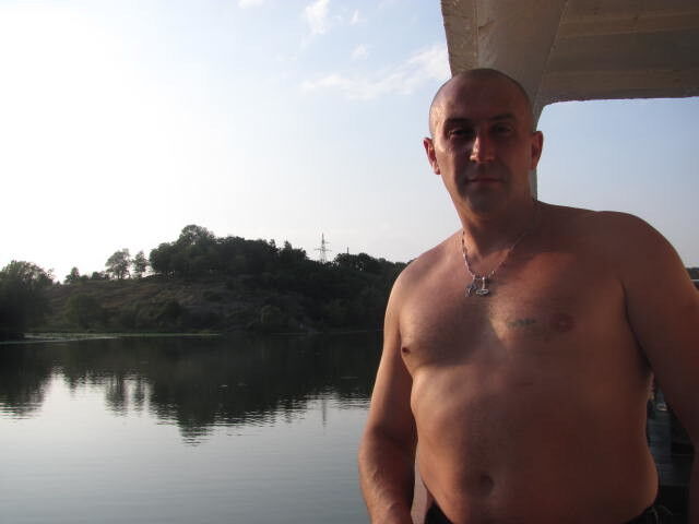  4834274  Gennadij, 54 ,    