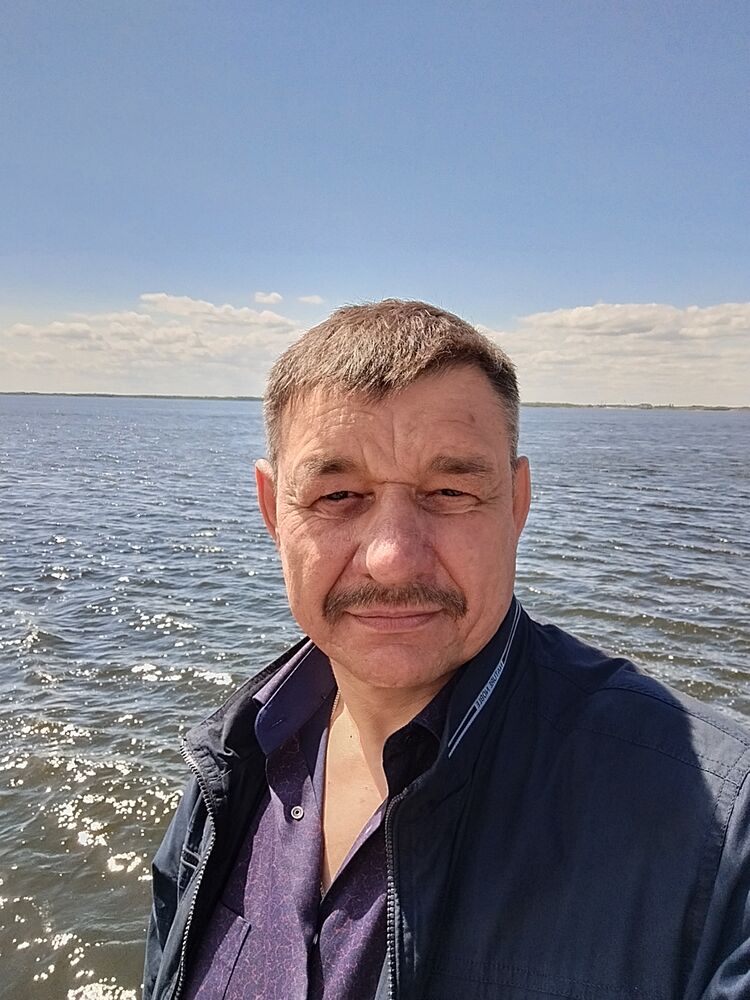  43389524  Yriy, 53 ,    