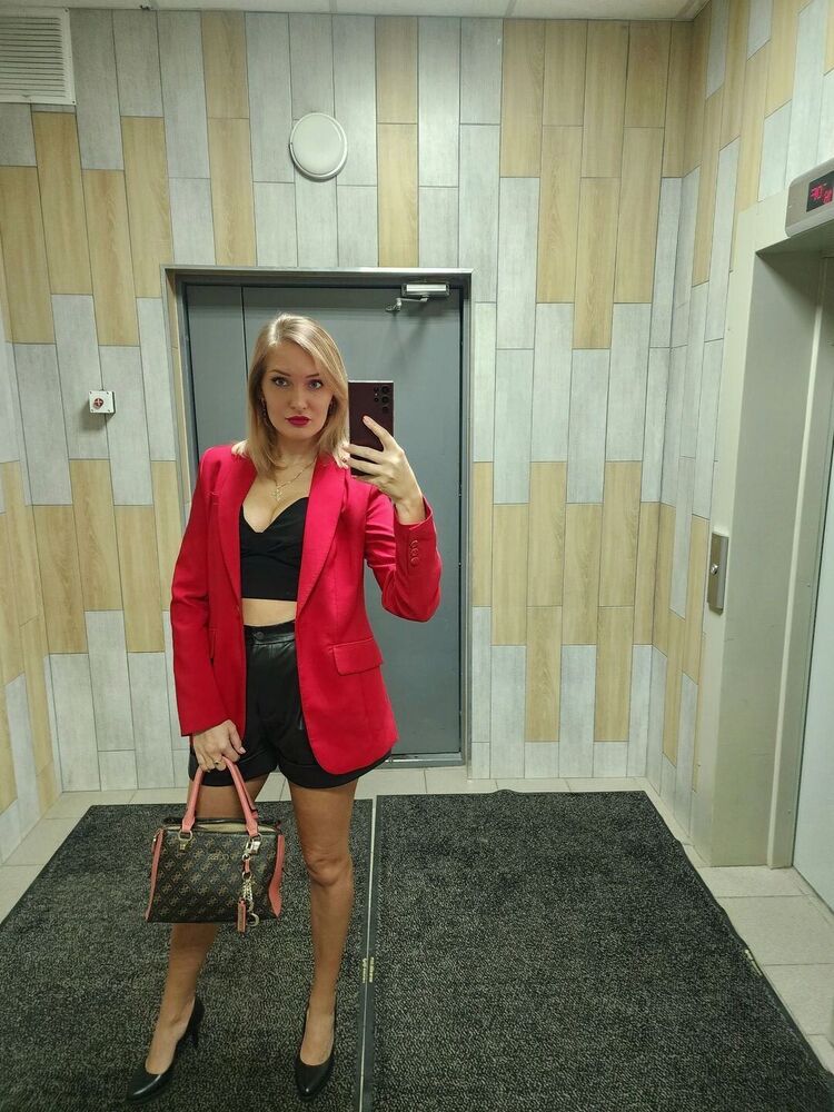  53816324  Viktoriia, 36 ,    