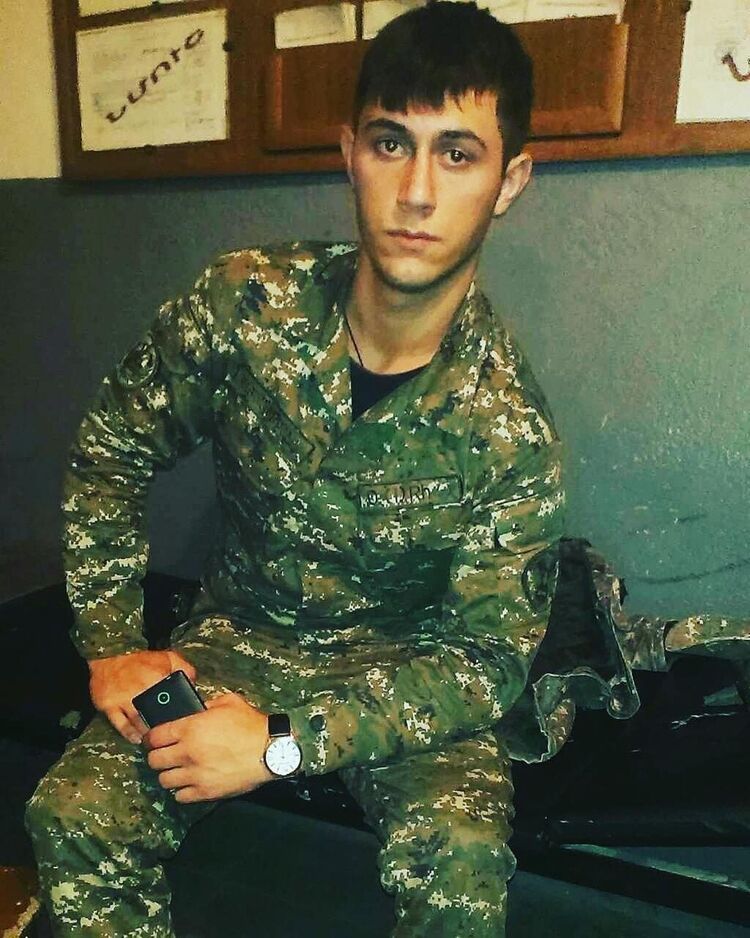  -,   Ѹ, 34 ,   ,   , c 