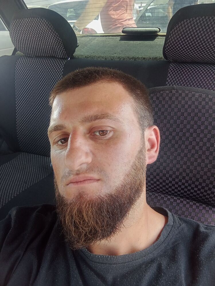  32437674  , 27 ,    