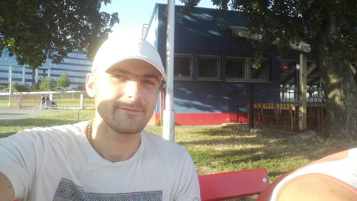  16961174  Robert, 32 ,    