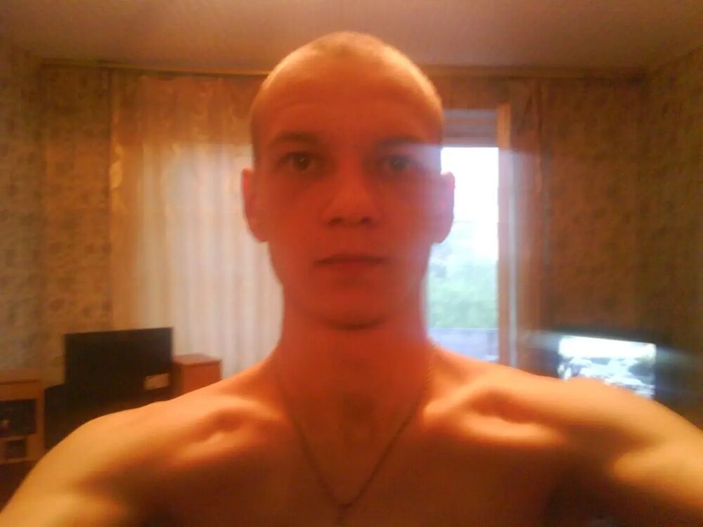  ,   Oleg, 19 ,   ,   