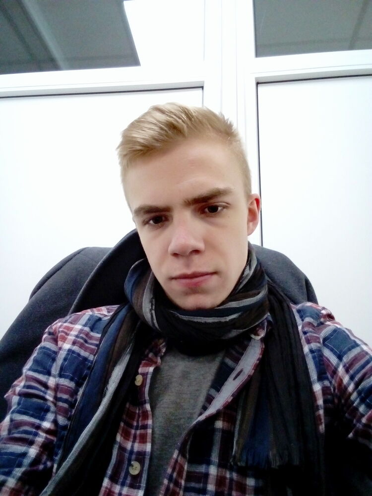  15967744  Andrii, 28 ,    