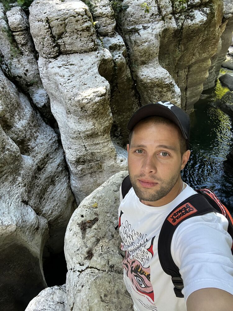  -,   Pavel, 35 ,   ,   