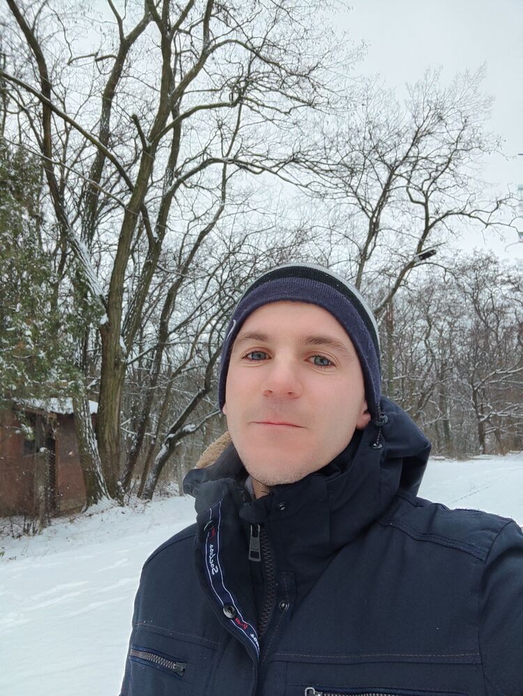  25341184  Ruslan, 33 ,    