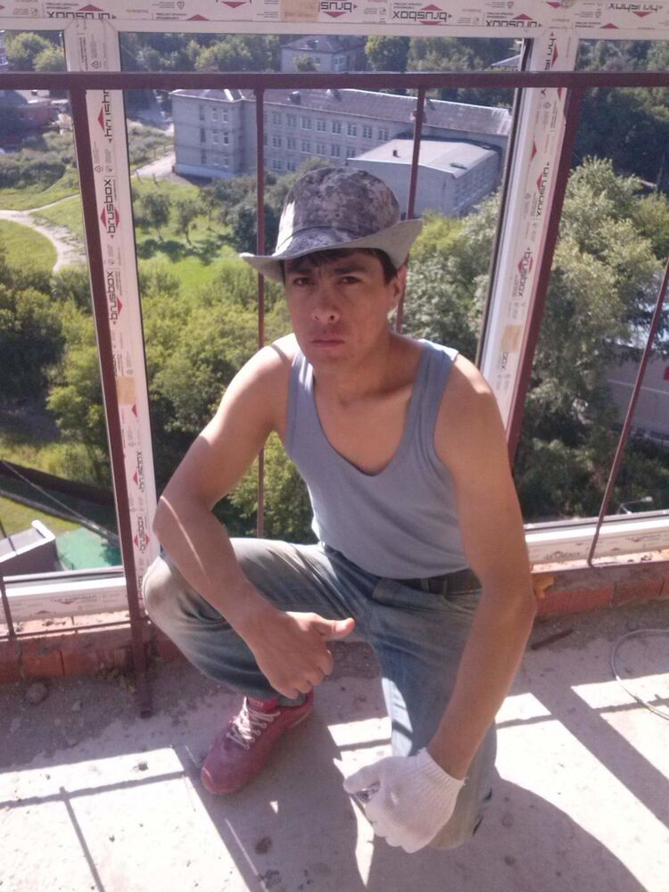  18939364  Uktambek, 34 ,    