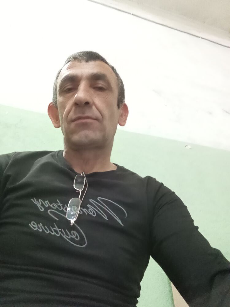  46073554  Grayr, 40 ,    