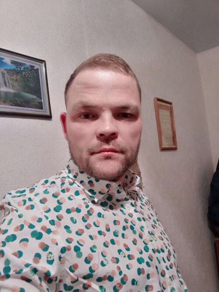  45115694  Grigory, 40 ,    