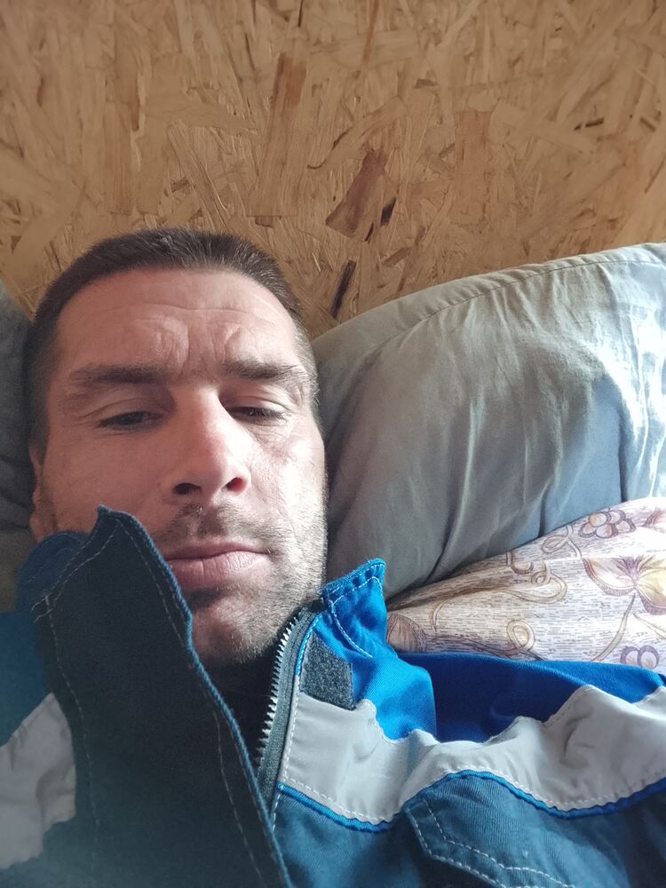  52758774  , 37 ,    