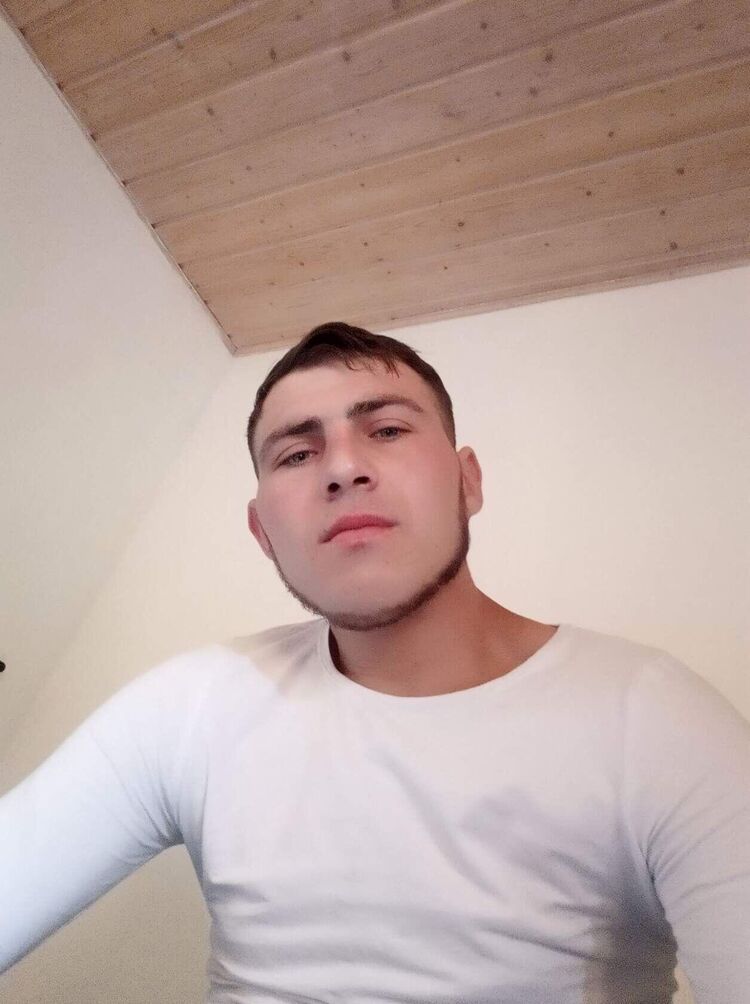  42403834  , 29 ,    