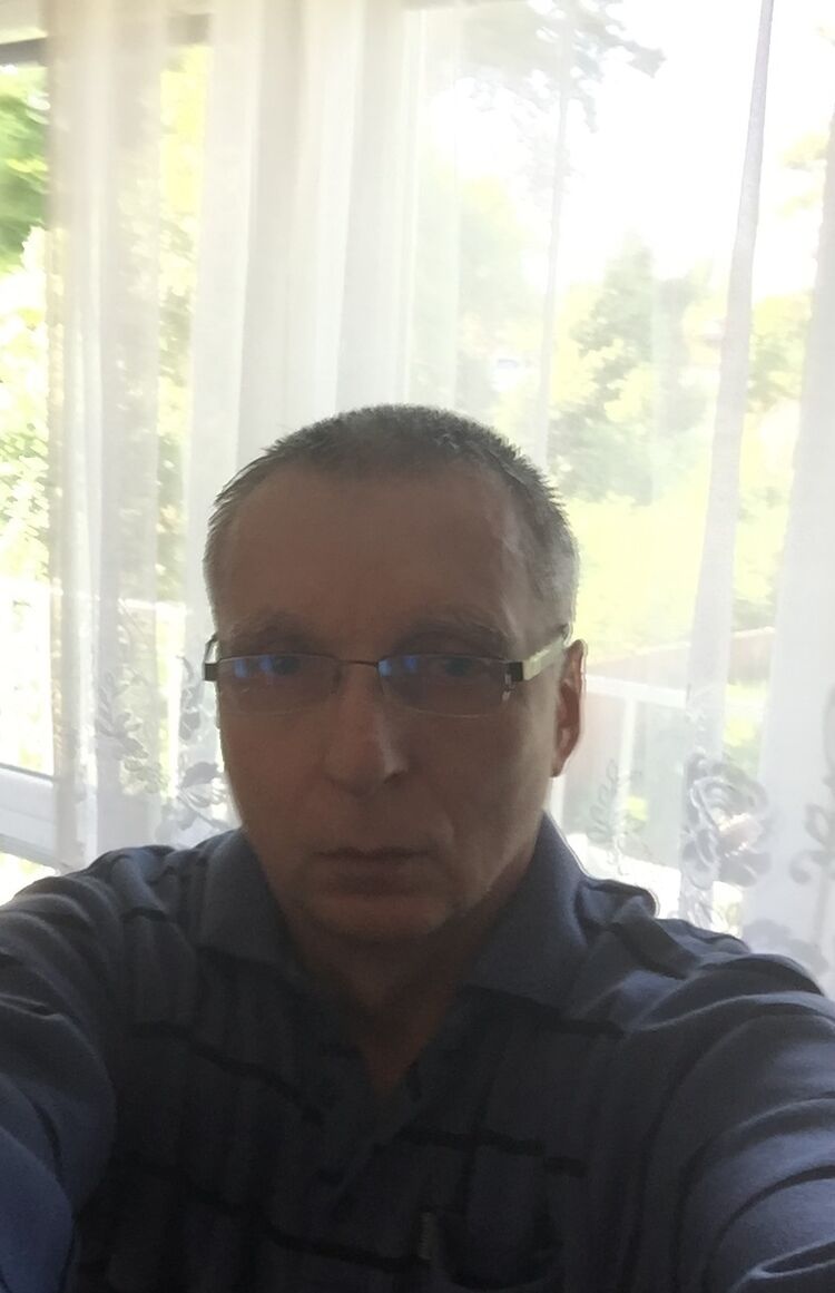  46858954  Laszlo, 59 ,     