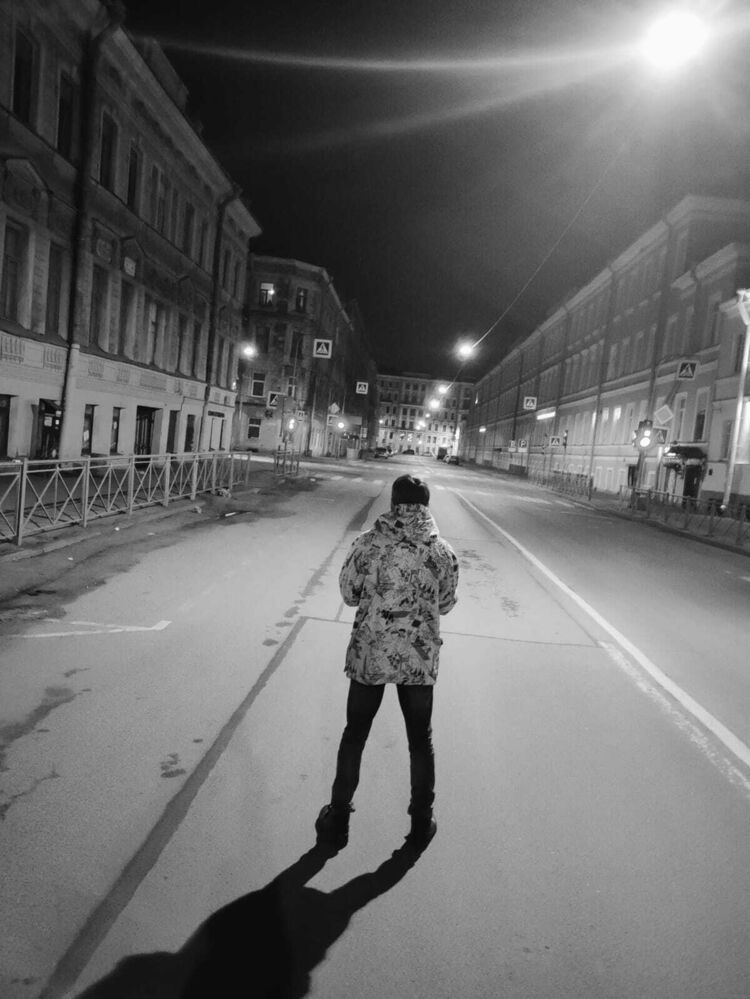  25689694  Stanislav, 40 ,    