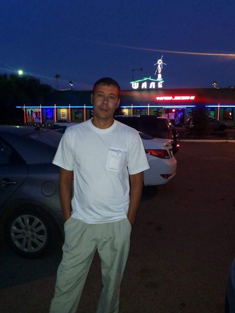  ,   Tolik, 44 ,   