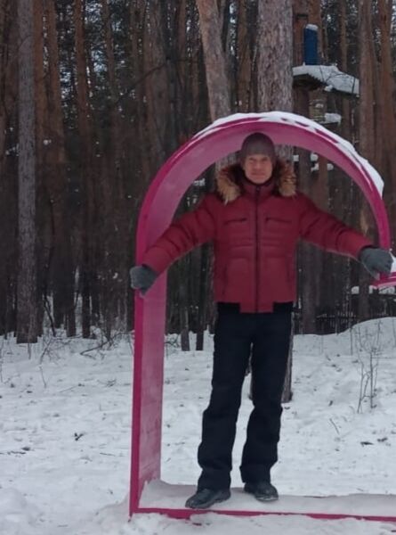  ,   Vlad, 48 ,   
