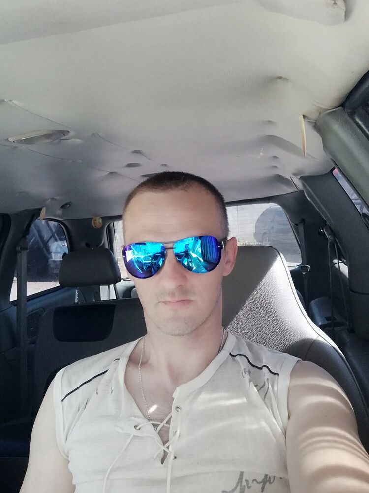  ,   Sergey, 44 ,   c 