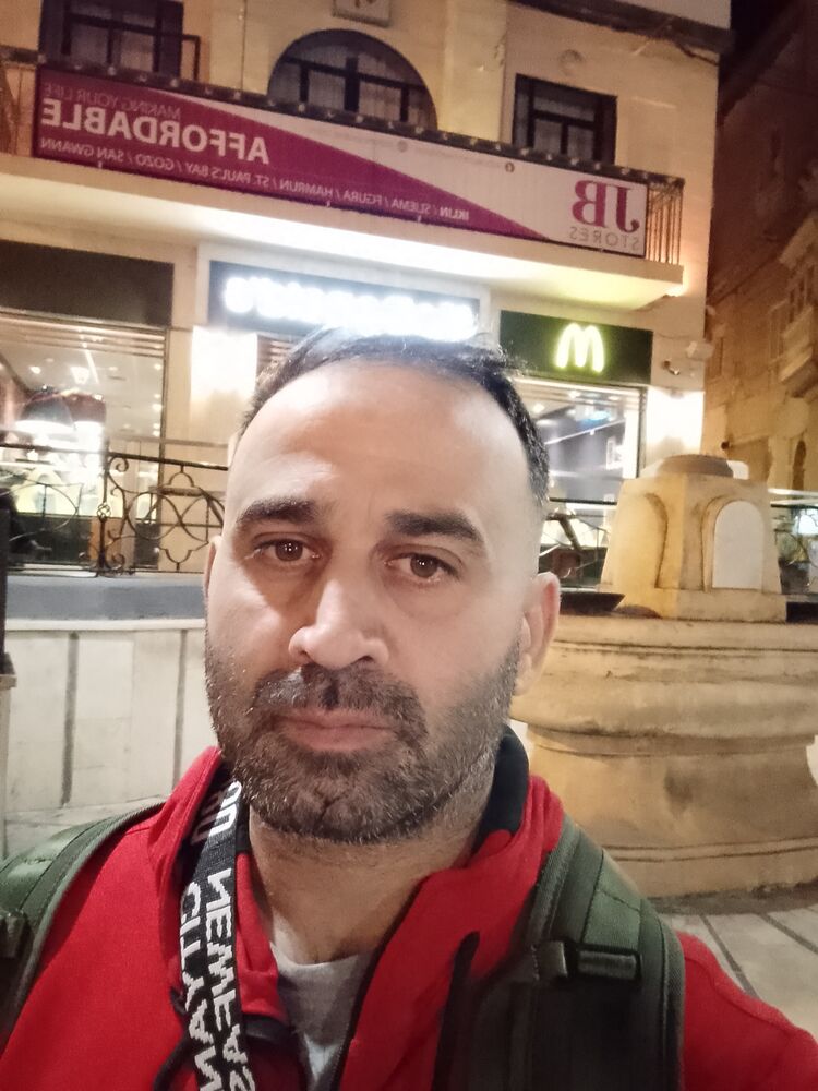  49402524  Teimuraz, 45 ,    