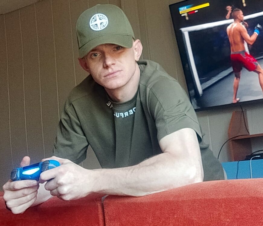  53245444  , 32 ,    --