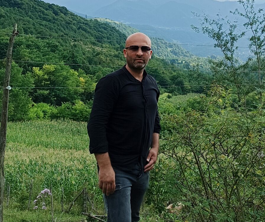  ,   Leon, 41 ,   ,   , c 