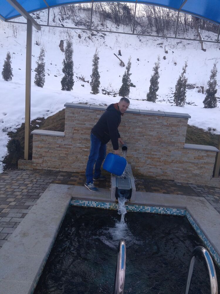  11570694  Ivan, 46 ,    -