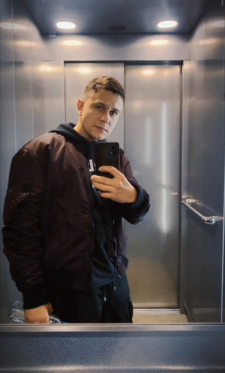  46932254  , 34 ,    