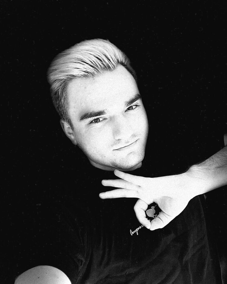  Moravska Ostrava,   Artem, 23 ,   ,   