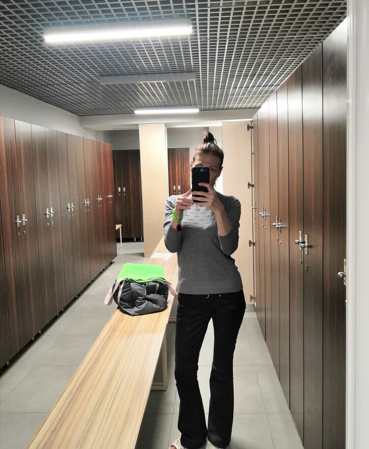 --,   , 49 ,   c 