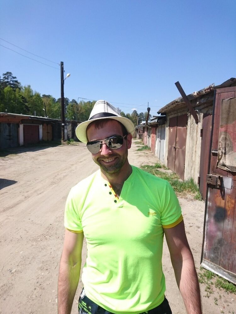  7704554  , 42 ,    