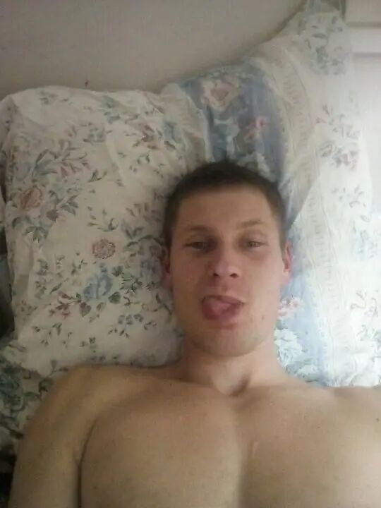  45430234  Denis, 31 ,    