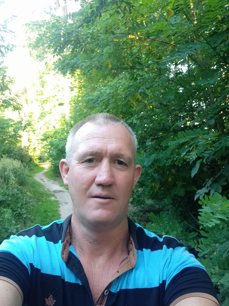  21063704  Valera, 52 ,    