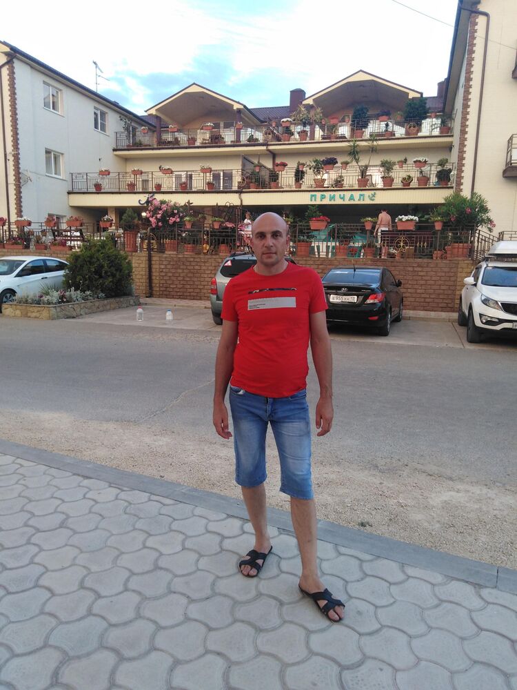 33066024  Nikolay, 37 ,    