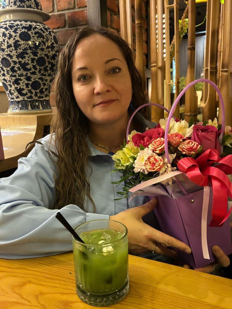  50118294  Anett, 42 ,    