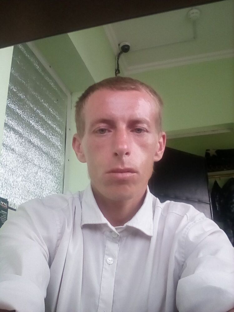  42237844  Viktor, 40 ,    -