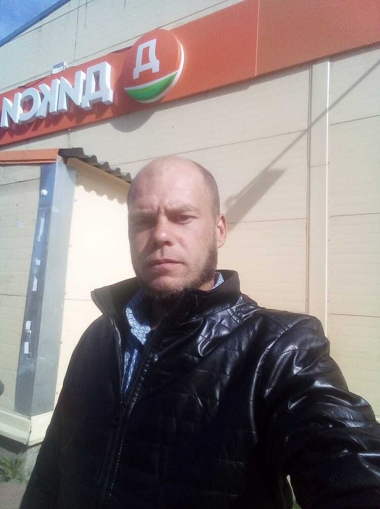 30419784  Vovik, 38 ,    